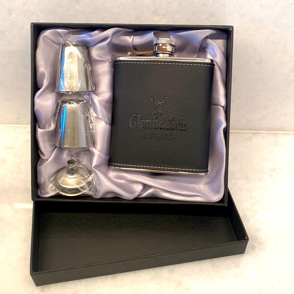 Glenfiddich Flask 7oz - Stainless Steel Funnel and 2 Shot Glasses in a Box